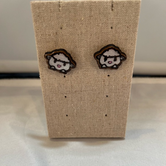 Lamb Earrings - Picture 1 of 2